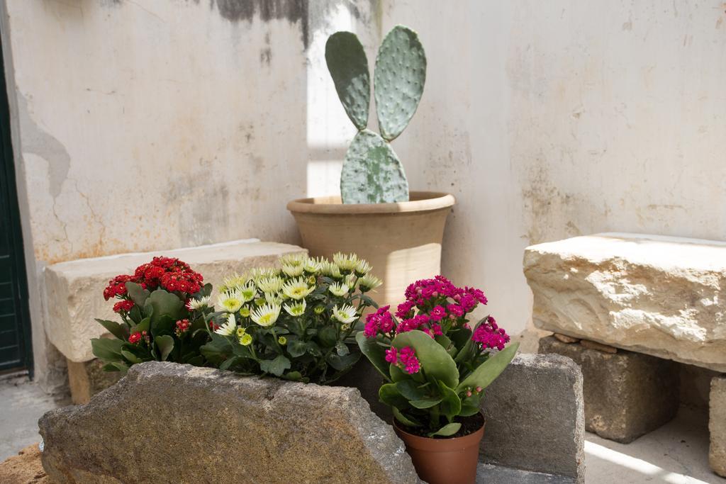 Giardino Nascosto Bed & Breakfast Taviano  Exterior photo